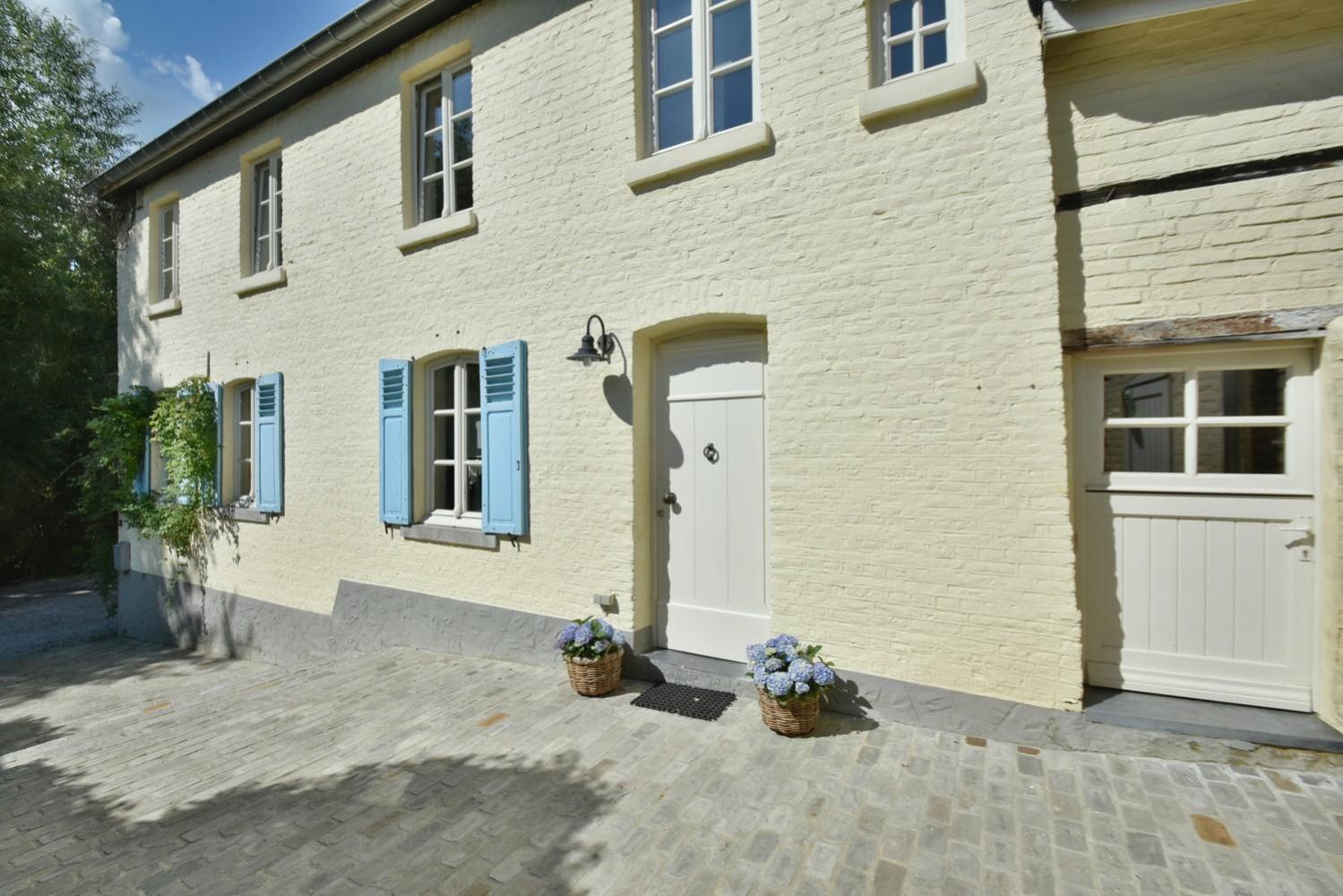 New! Unieke Vakantiewoning In Bosrijke Omgeving Tongeren Ngoại thất bức ảnh